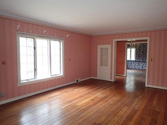 3rd image of 1771 Beech Grove Dr