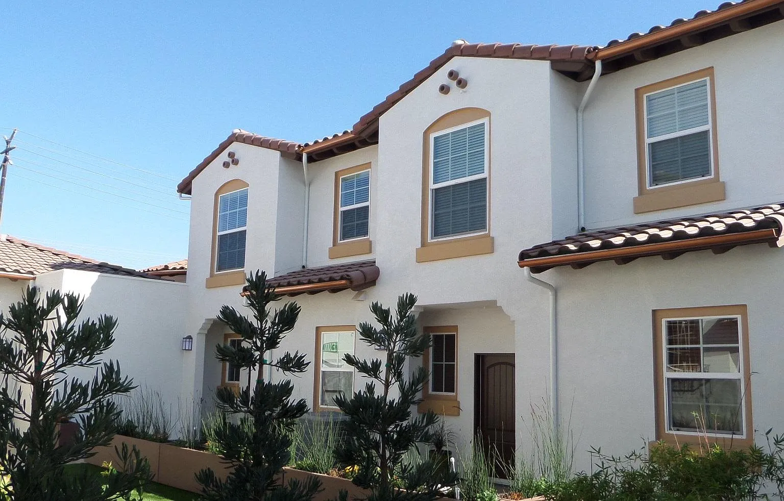 2 bed, 2.5 bath, 1320 sqft, $4,185 — Photo 2