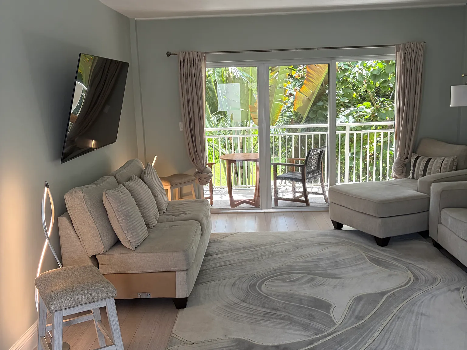 1 bed, 702 sqft, $3,500 — Photo 1