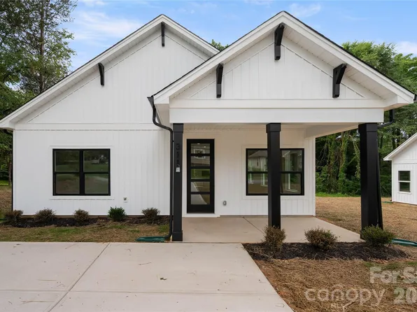 311 W Chestnut St, Stanley, NC 28164
