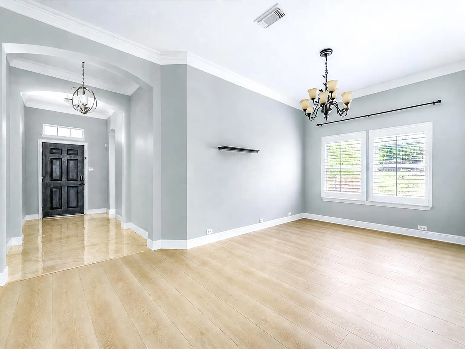 3 bed, 2.0 bath, 1768 sqft, $2,350 — Photo 2