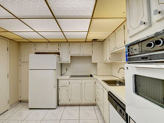 5th image of 3450 S Ocean Blvd APT 519