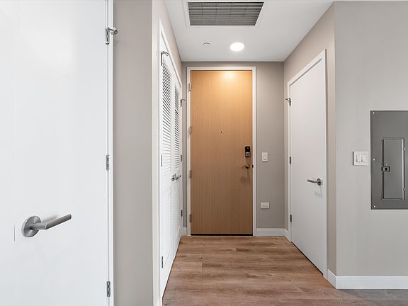 3rd image of 805 Church St APT 3206