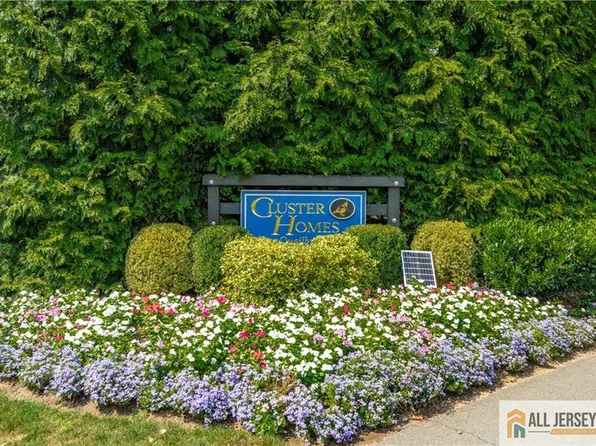 130 Winchester Way, Somerset, NJ 08873