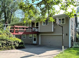 4150 N Lonergan Ln, East dubuque, IL 61025