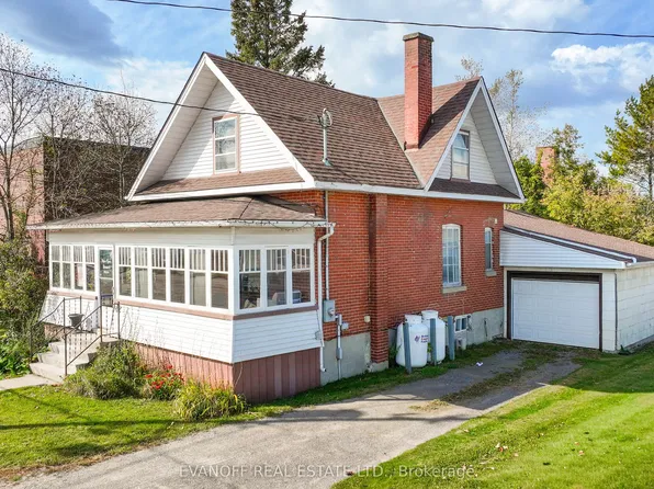42 Lindsay St, Kawartha Lakes, ON K0M 1N0