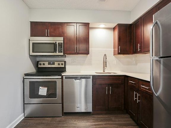 4th image of 706 E 139th St APT 304