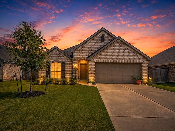 2nd image of 32239 Cedar Crest Dr