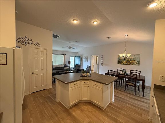 5th image of 3135 BURNS DRIVE