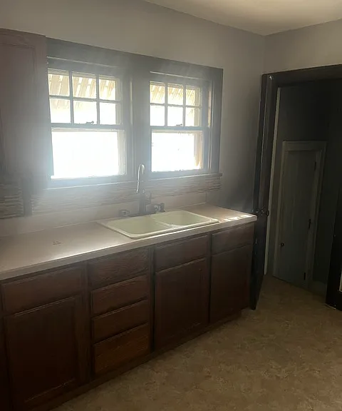 117 E Tydeman Ave — Photo 6
