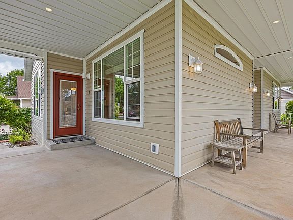 4th image of 1119 Daisy Ln