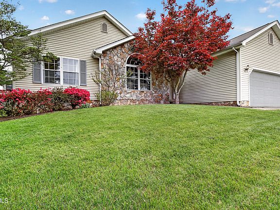 4th image of 319 Leslie Ct