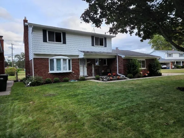 12346 Myles Ct, Sterling Heights, MI 48313