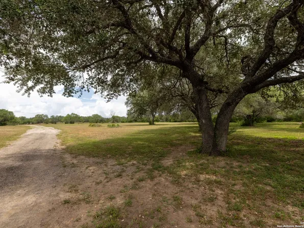 6242 WEST WILDCAT DR LOT UNK, Beeville, TX 78102