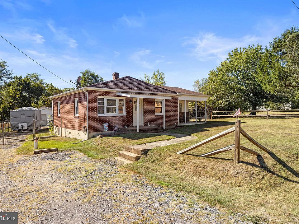 1st image of 122 Poe Dr