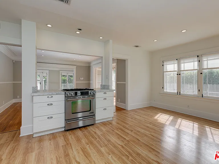 1441 N Ogden Dr — Photo 13