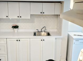 2842 Windsor St #1, Vancouver, BC V5T4A3