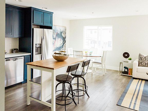 4th image of 3672 Percy St #1