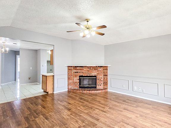 2nd image of 817 Colson Dr #1
