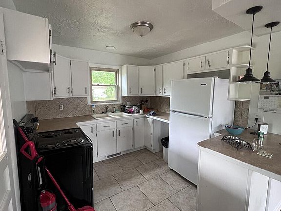 5th image of 192 Court Ave
