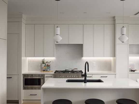 4th image of 419 W 23rd Ave #4