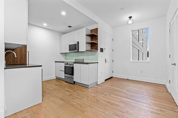 Rented by Leasing Management LLC | media 2