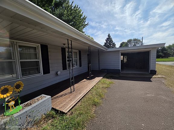 Front porch/garage