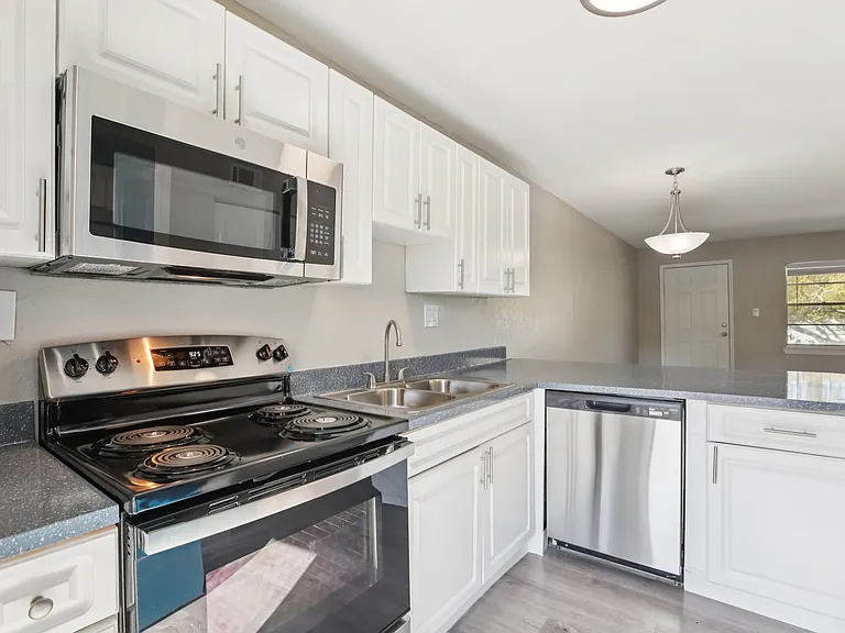 Serenity Lake Apartments — Photo 93