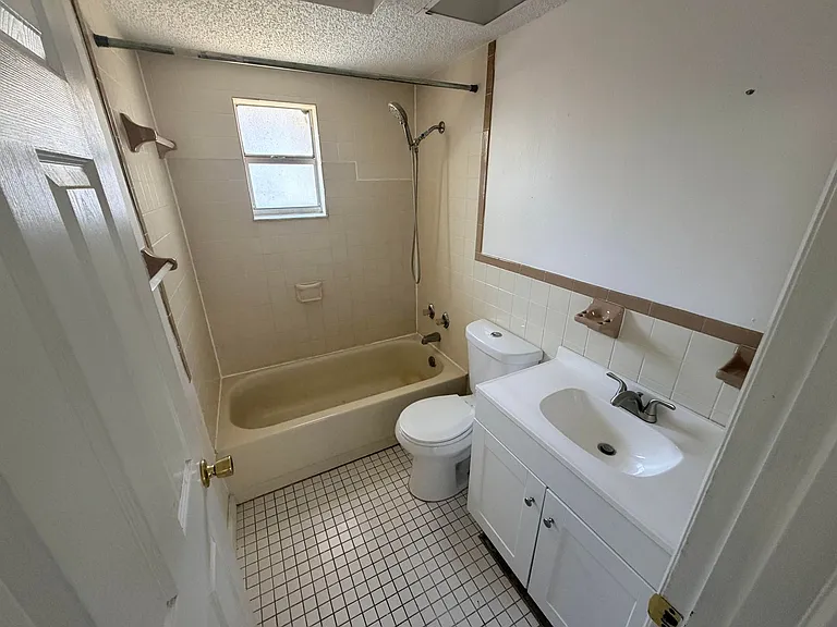 7434 Chapel Ave — Photo 14