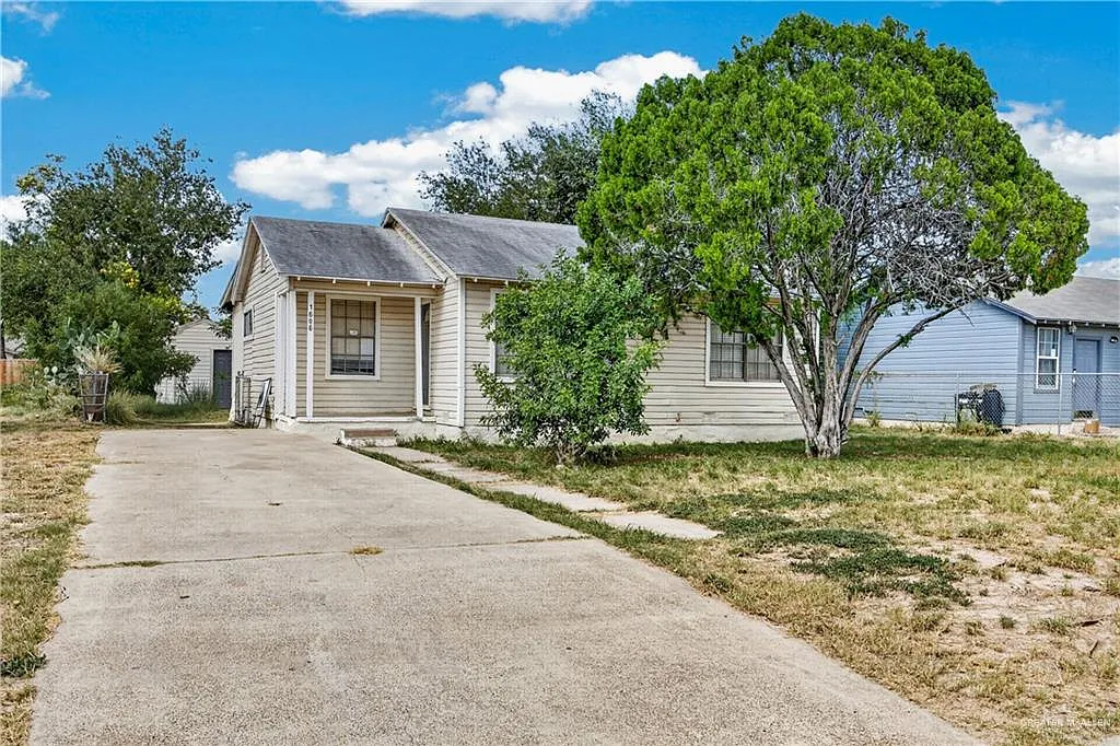 2 bed, 1.0 bath, 1026 sqft, $1,400 — Photo 1