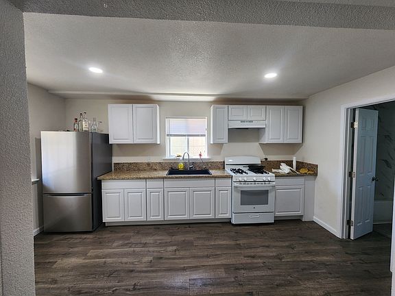 5th image of 3815 25th Ave #1/2