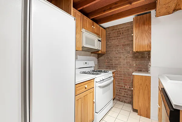 Sold by Compass | media 5