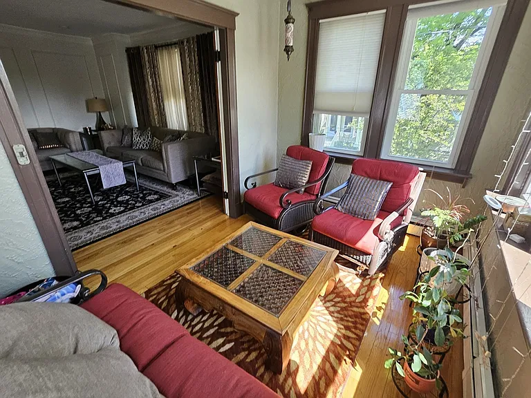 Sun Room (4 Seasons) -2
Next to Living Room