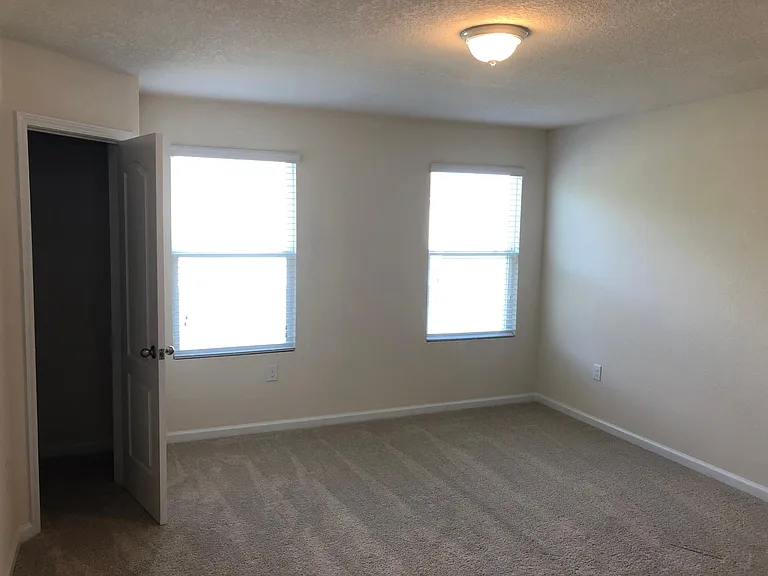 733 Servia Dr — Photo 13