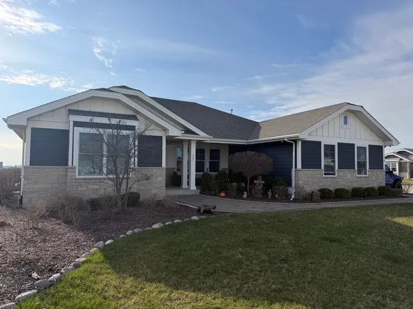 735 Peacock Pl, Manteno, IL 60950