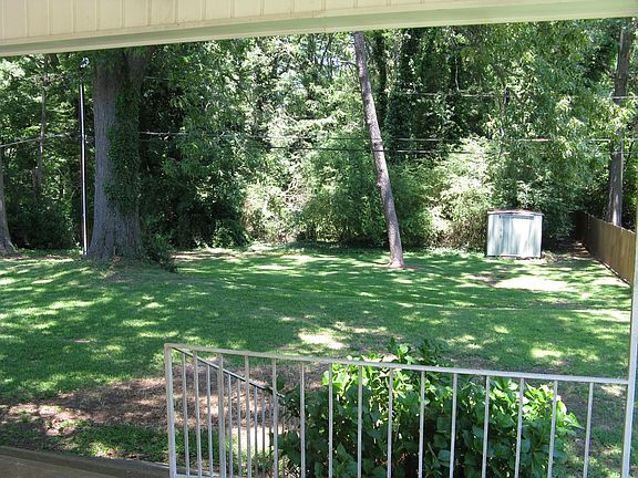 4th image of 418 E Shore Dr