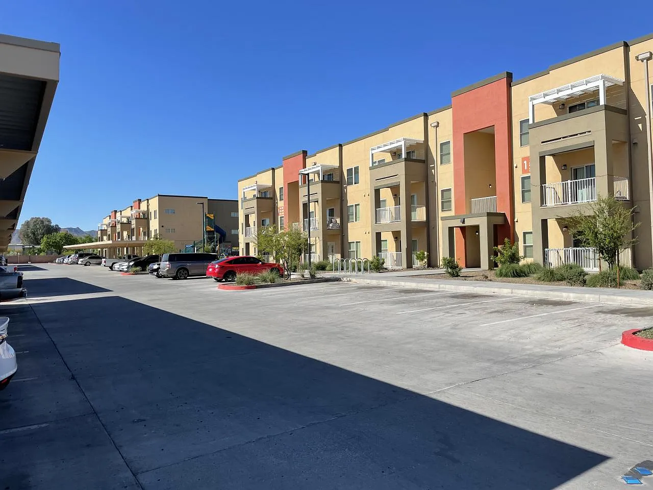 Lynne Village Apartments — Photo 3