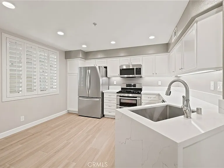 2396 Sunningdale Dr — Photo 8