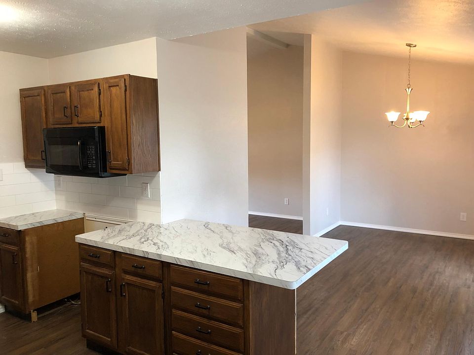 1st image of 2522 Poplar Trl