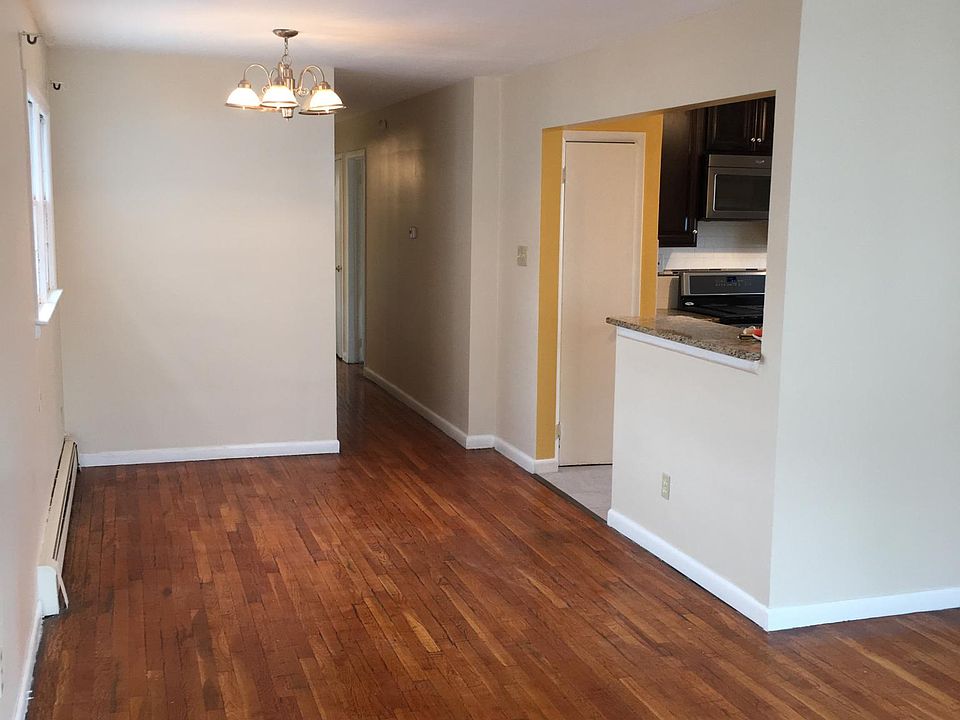2nd image of 299 Pearsall Ave #2