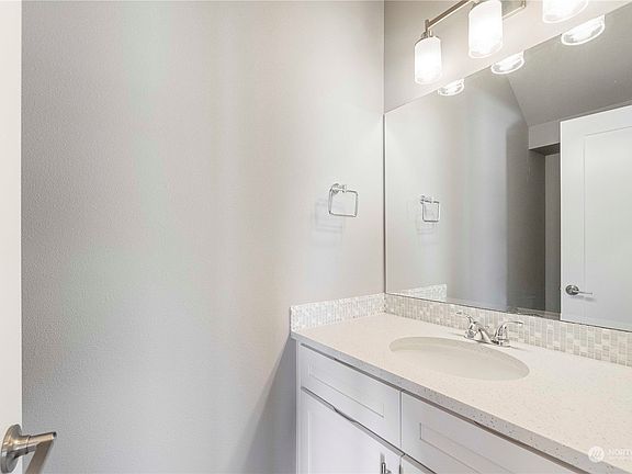 5th image of 20603 153rd Street E