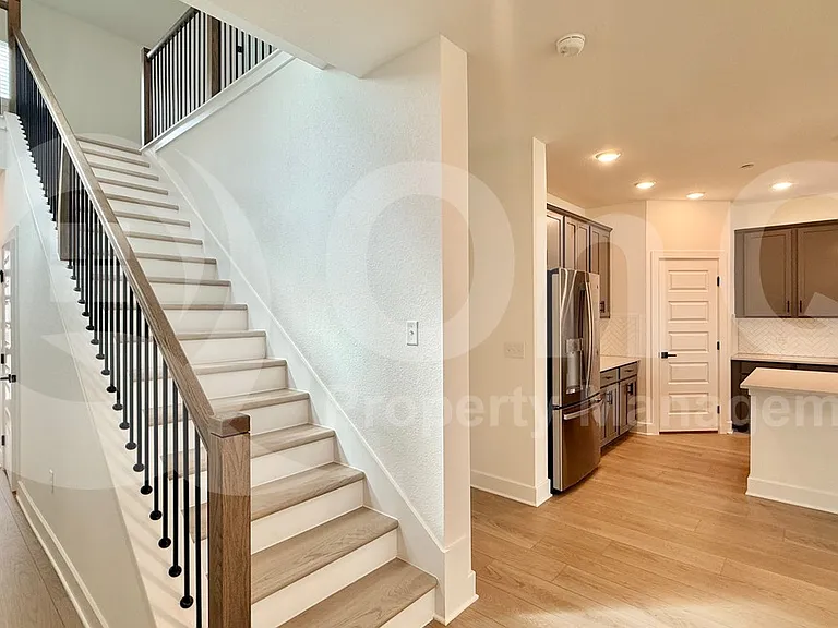 1016 Brickell Loop — Photo 5