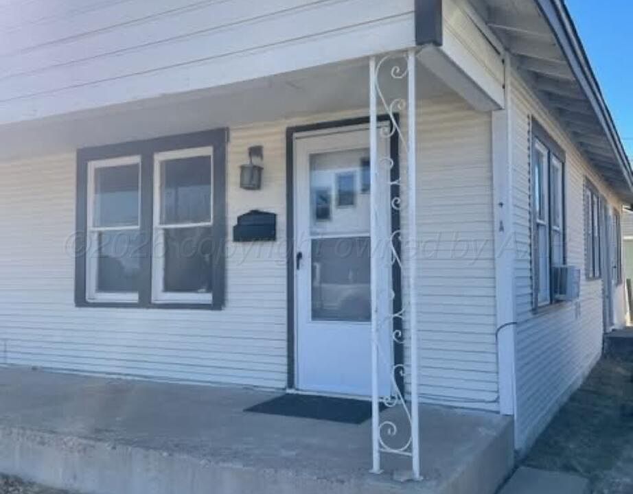 1st image of 1104 S Western St