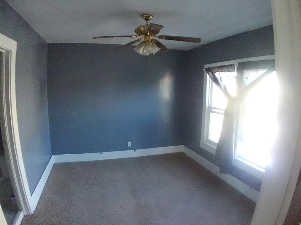 2nd image of 1101 Commercial St APT 1