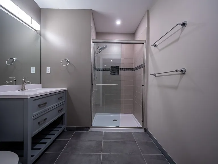3800 Euclid Ave — Photo 16