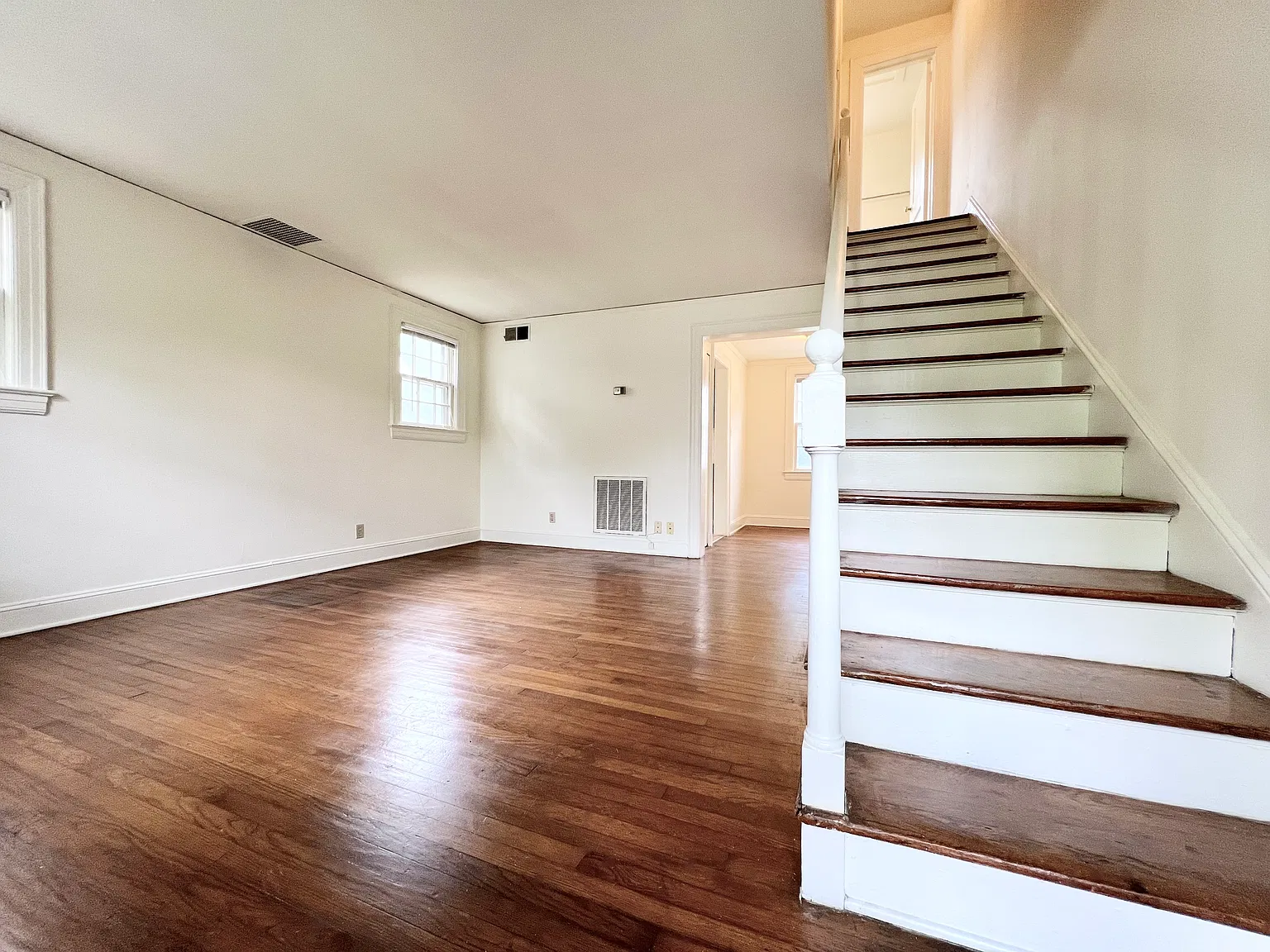 2613 Spring Garden St — Photo 2