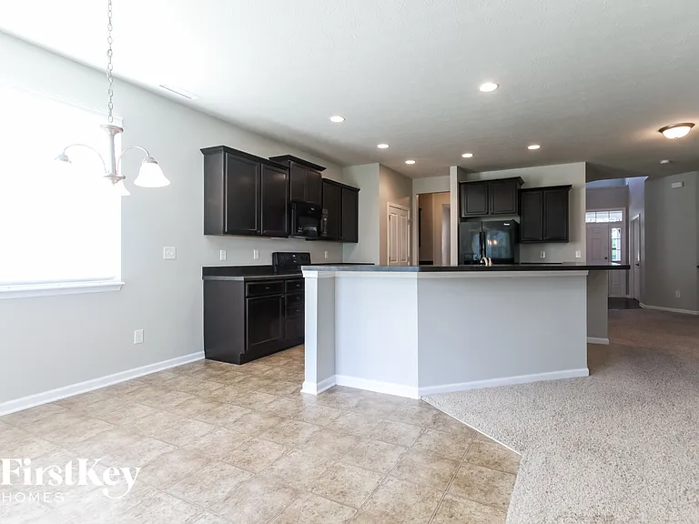 11231 Dobbins Dr — Photo 5