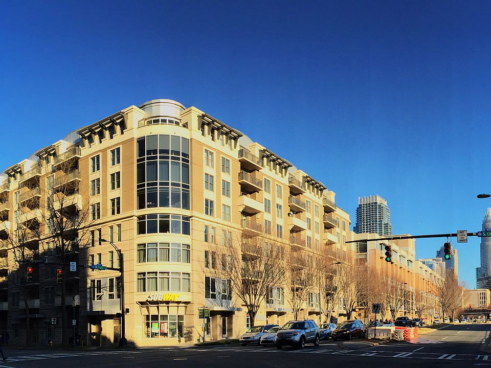 Gateway Plaza building