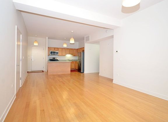 4th image of 6000 N Cicero Ave APT 308