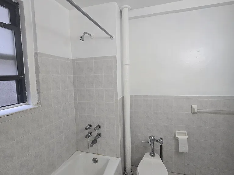 455 W 34th St #12GG — Photo 7